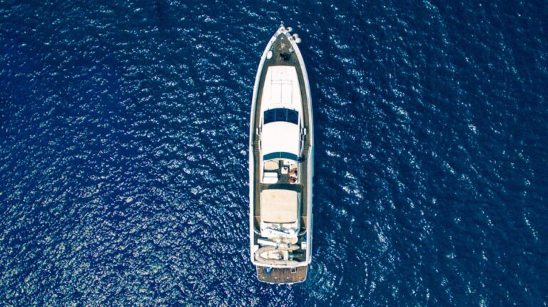 Designer Boat Interiors: How High Fashion Shapes Luxury on the Water Designer Boat Interiors: How High Fashion Shapes Luxury on the Water